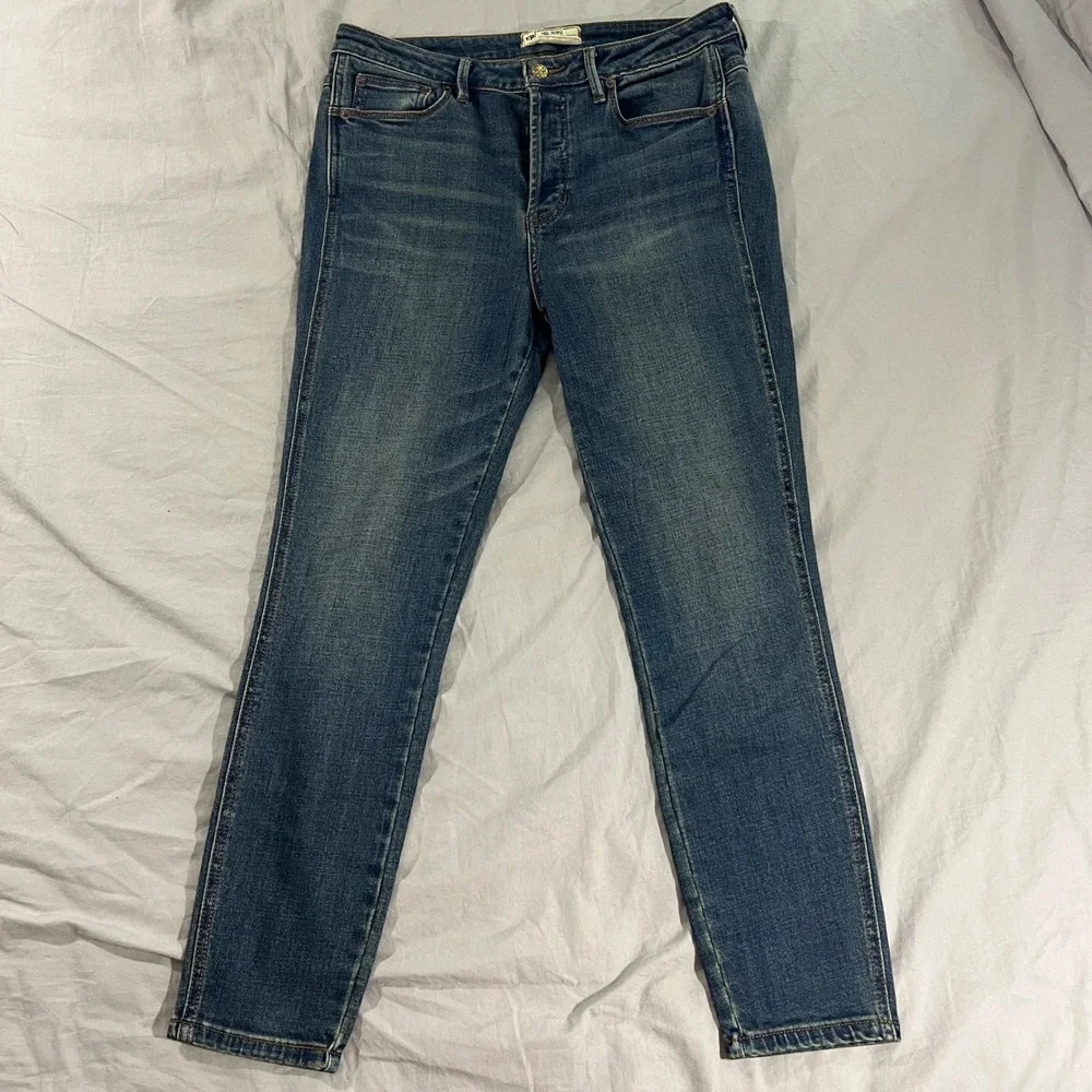 FREE PEOPLE Jeans Button Fly High Rise Straight Leg‎ Womens Size 30x28 Blue Wash